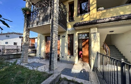 Foto Appartamento a Cornate d'Adda di 90 m² con 3 locali in vendita