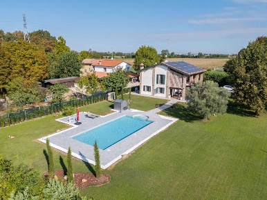 Foto Villa unifamiliare in via Bastiglia 9, Campogalliano di 260 m²