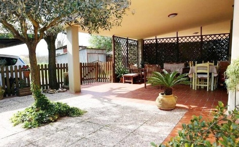Foto Villa a schiera a Porcari Centro di 150 m² con 6 locali in vendita