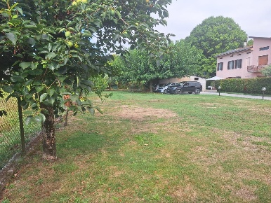 Foto Casa indipendente a Capannori Centro di 130 m² con 7 locali in vendita