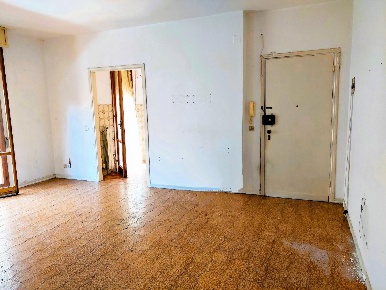 Foto Appartamento a Cascina Semicentro di 100 m² con 5 locali in vendita