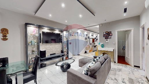 Foto Appartamento a Genova Sampierdarena di 124 m² con 6 locali in vendita