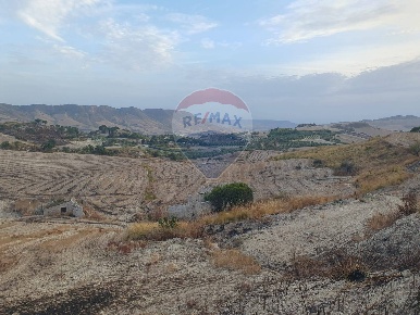 Foto Terreno agricolo in contrada fontana pietra, Caltagirone in vendita