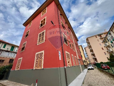 Foto Appartamento in via Sciaccaluga, Lavagna Centro di 108 m² con 6 locali