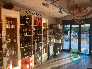 Foto Attività commerciale in via Carcereri, Bosco Chiesanuova di 130 m²