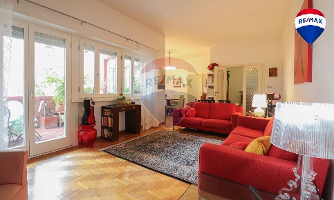 Foto Appartamento a Roma Nuovo Salario di 168 m² con 8 locali in vendita