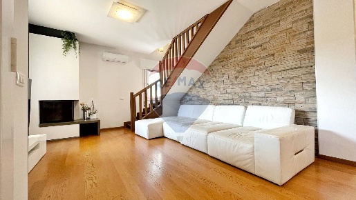 Foto Casa indipendente a Vigodarzere di 287 m² con 7 locali in vendita