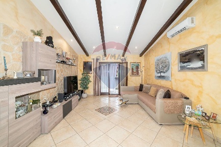 Foto Appartamento in VIA SALVATORE GIUFFRIDA, Mascalucia Centro di 125 m²