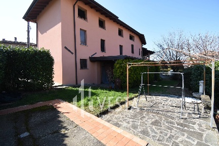 Foto Appartamento in Via Resempiano, Sirtori Bevera Di Sirtori di 200 m²