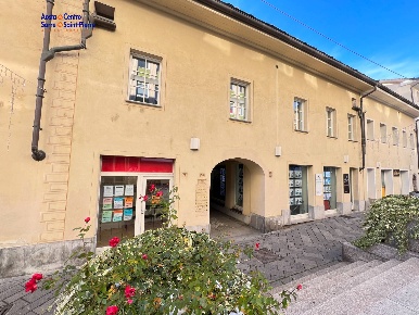 Foto Appartamento in Via Challand, Aosta Centro di 112 m² con 3 locali