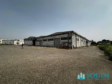 Foto Capannone industriale a Casalpusterlengo Centro di 7960 m² in vendita