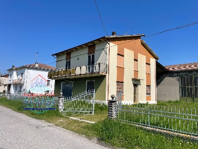 Foto Villa singola in Via Paratore, Cento Frazioni Nord di 250 m²
