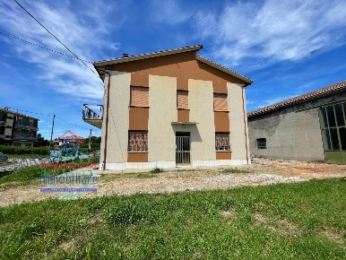 Foto Villa singola in Via Paratore, Cento Frazioni Nord di 250 m²