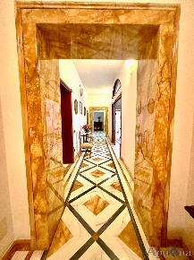 Foto Appartamento a Massa Centro di 420 m² con 9 locali in vendita