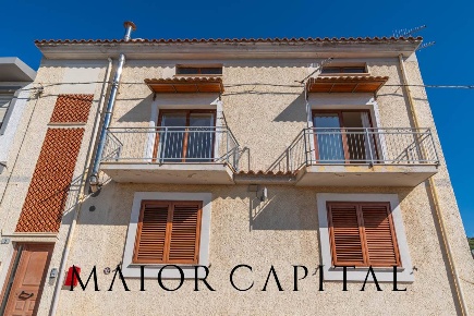 Foto Appartamento in Via Napoli, Siniscola Centro di 131 m² con 5 locali