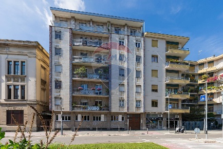 Foto Ufficio in piazza carroccio, Legnano di 90 m² con 4 locali in affitto