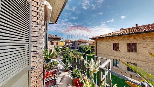 Foto Appartamento in Via Adamello, Cesano Maderno di 109 m² con 3 locali