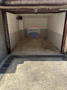 Foto Box in Via Dante Alighieri, Ambivere di 15 m² con 1 locali in vendita