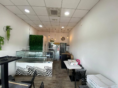 Foto Attività commerciale in VIA DELL'EPOMEO, Napoli di 30 m² con 1 locali