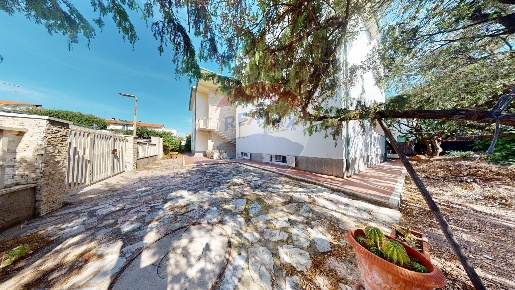 Foto Seminterrato in Via Campania, San Vincenzo Centro di 75 m² in vendita