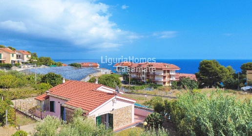 Foto Villa singola in Regione Piani, Cipressa Piani Ciapin di 107 m²