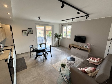 Foto Casa indipendente a Fermo di 120 m² con 5 locali in vendita