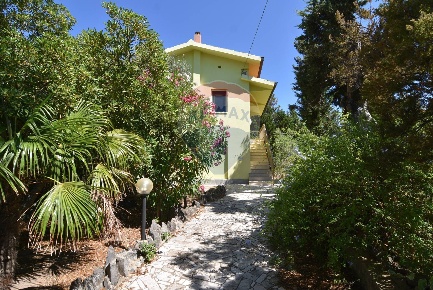 Foto Villa singola in via Regina Margherita, Cuglieri Centro di 230 m²