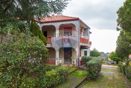 Foto Appartamento in Via Luigi Pirandello, Mascalucia Centro di 155 m²