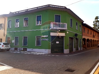 Foto Locale commerciale in via Marconi, Buscate di 116 m² con 1 locali