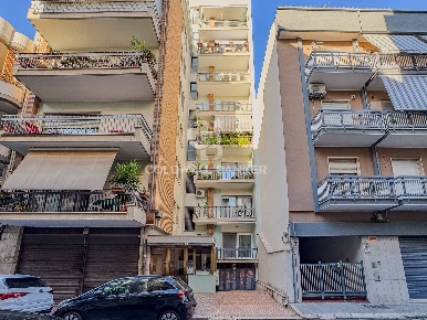 Foto Appartamento in Via Bologna, Andria Centro di 126 m² con 4 locali