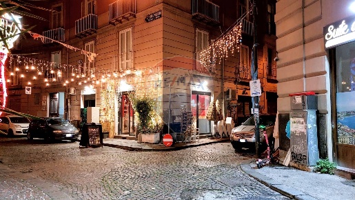 Foto Locale commerciale in Via Rua catalana, Napoli Porto - Municipio