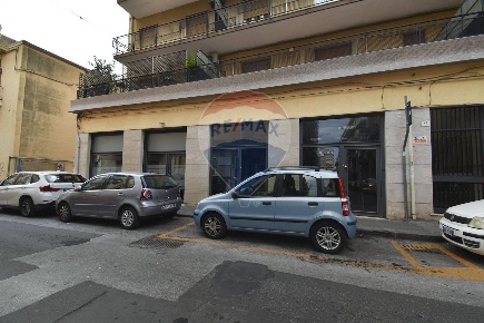 Foto Locale commerciale in Via Padova, Catania Province - Veneto di 70 m²