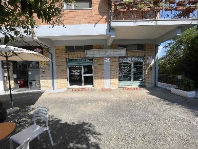 Foto Negozio in Via Cosenza 72, Frosinone America Latina di 30 m²
