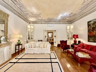 Foto Appartamento a Firenze Santo Spirito di 400 m² con 8 locali in vendita