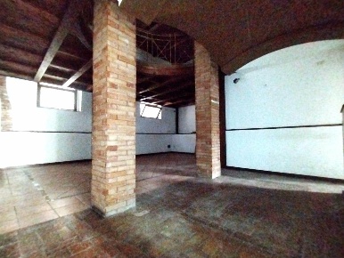 Foto Negozio a Cava de' Tirreni Centro di 120 m² in affitto