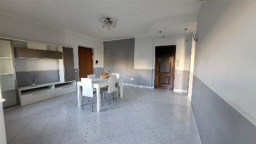 Foto Appartamento a Montalto Uffugo di 154 m² con 5 locali in vendita