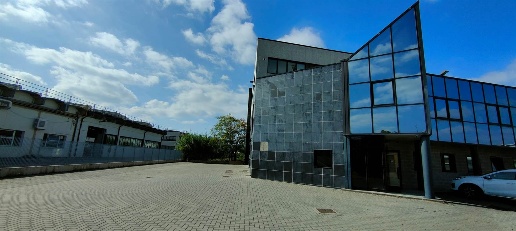 Foto Capannone industriale a Signa Centro di 2000 m² con 30 locali