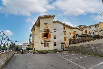 Foto Appartamento in via A. Rapisarda 44, Valverde di 89 m² con 3 locali