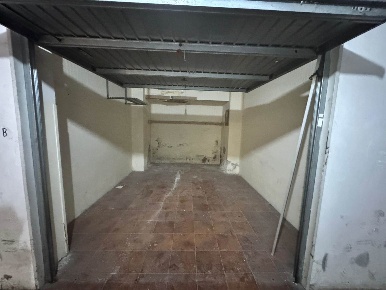 Foto Garage in VIA ARTURO TOSCANINI, Sant'Anastasia Ponticelli di 26 m²