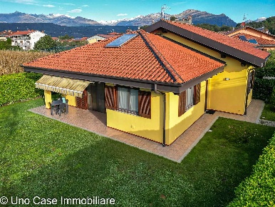 Foto Villa unifamiliare in Via Meana  18, Pavone Canavese Centro di 130 m²