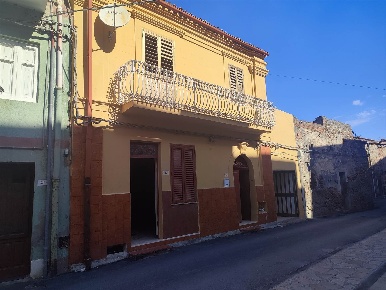 Foto Casa indipendente in Via Assunta 45, Gualtieri Sicaminò di 177 m²