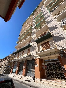 Foto Appartamento in Via Ugo Lago n. 36, Noto Centro di 130 m² con 5 locali