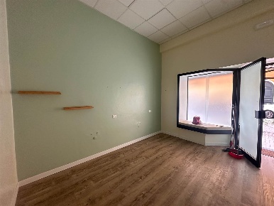 Foto Locale commerciale a Sarzana Centro di 40 m² con 1 locali in affitto