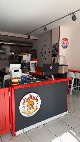 Foto Attività commerciale in Via F. Petrarca, Agropoli Centro di 80 m²