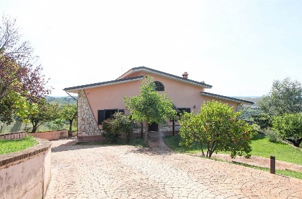 Foto Villa unifamiliare a Monterotondo Reviola, Piedicosta di 781 m²