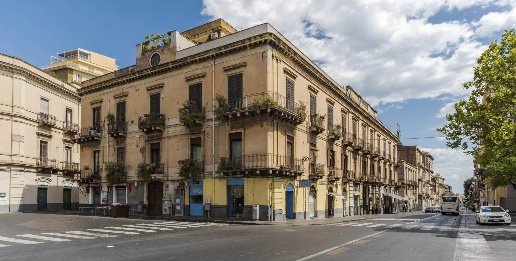 Foto Appartamento in Via Etnea 544, Catania Borgo di 470 m² con 10 locali