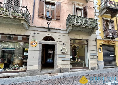 Foto Negozio a Biella Centro Storico di 120 m² con 4 locali in affitto