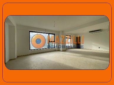 Foto Ufficio in Via del Gallitello, Potenza Centro di 76 m² con 1 locali