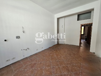 Foto Appartamento in Via Celestino Bianchi 1, Firenze di 47 m² con 2 locali