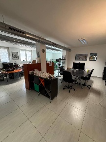 Foto Ufficio in VIA Baranzate 47/a, Novate Milanese di 100 m² con 1 locali